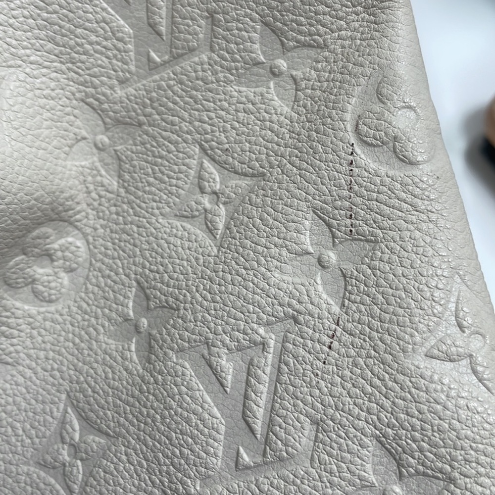 Louis Vuitton Artsy - Picture 15 of 17